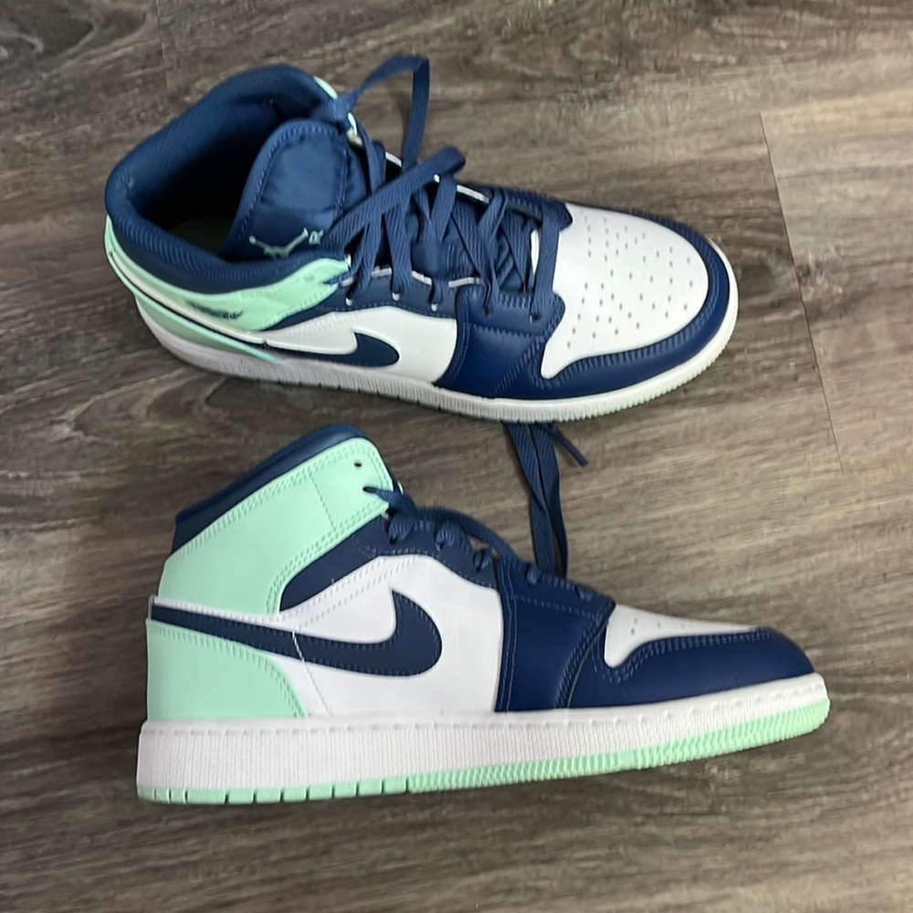 mint and navy jordan’s